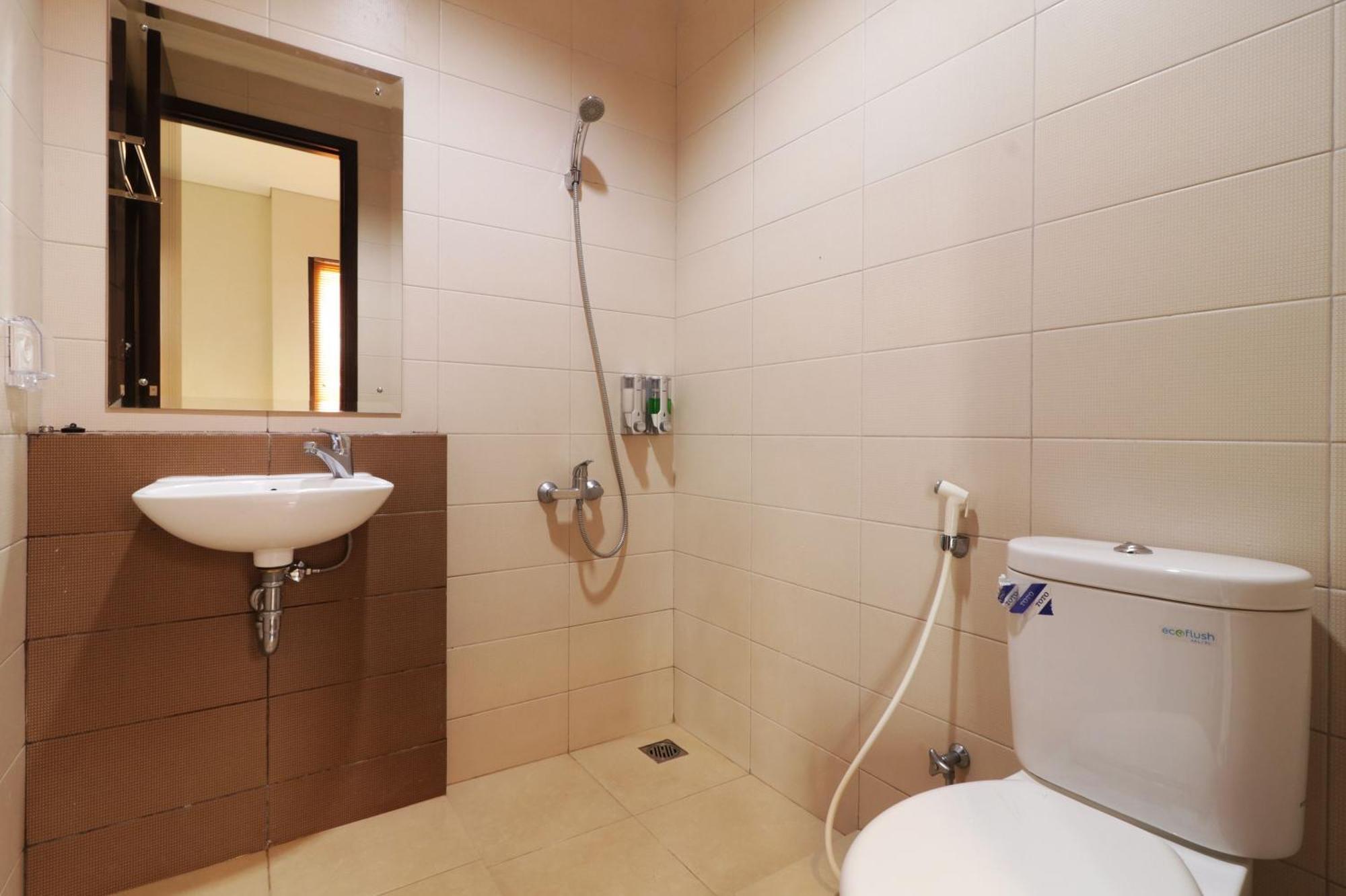 Oliver'S Guest House Tangerang Exterior photo
